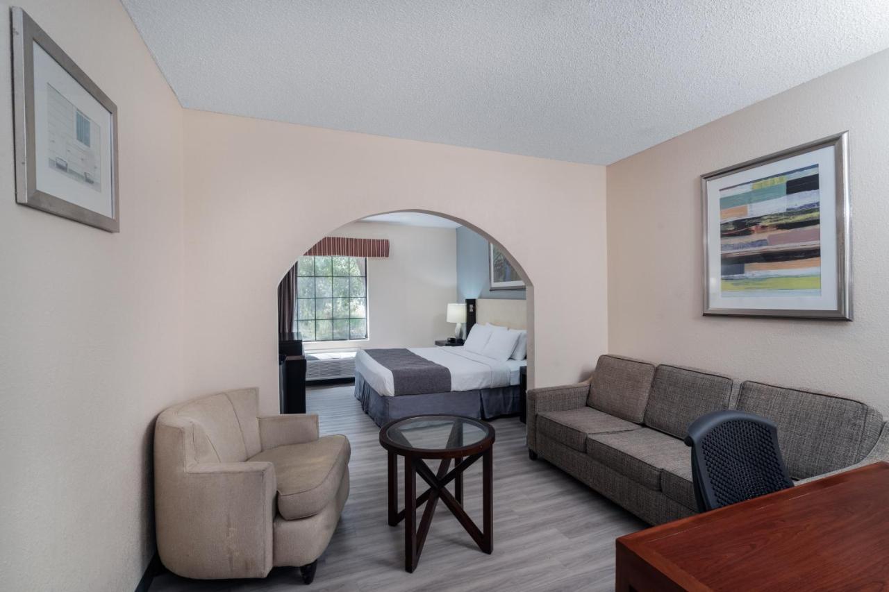 Baymont By Wyndham Hinesville Fort Stewart Area Dış mekan fotoğraf